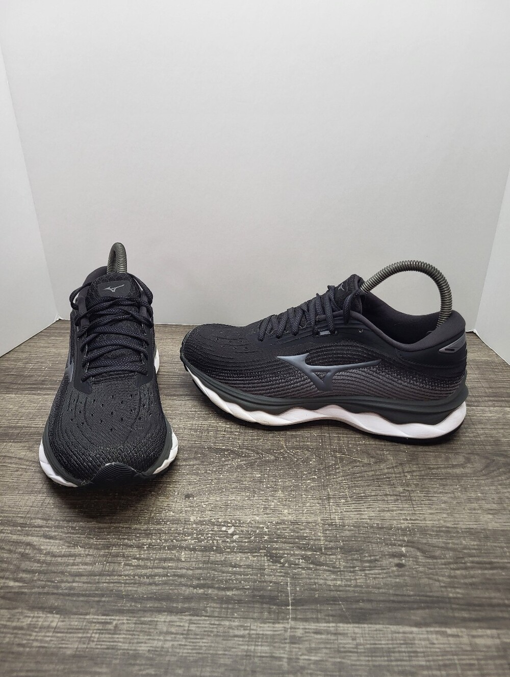 Mizuno Wave Sky 05 Black Running Athletic Shoes Women's Size 8